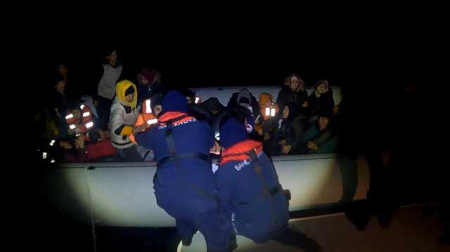 Sahil Güvenlik ekipleri tarafından bulunan göçmenler.