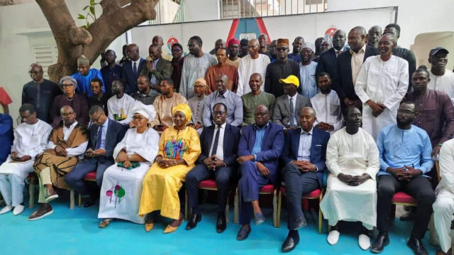 Les leaders des partis de la coalition Bassirou Diomaye Faye, le principal groupe d'opposition, se réunissent la veille du début officiel de la campagne électorale.
