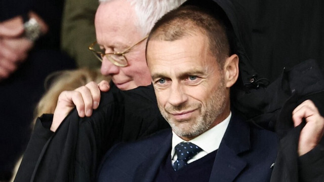 Le président de l'UEFA, Aleksander Ceferin, regarde avant le match de football du groupe F de la 1re journée de la Ligue des champions de l'UEFA entre le Paris Saint-Germain (PSG) et Newcastle United au stade du Parc des Princes à Paris, le 28 novembre 2023.