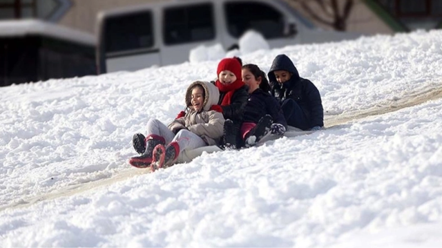 Ardahan'da bir kez daha eğitime kar engeli.