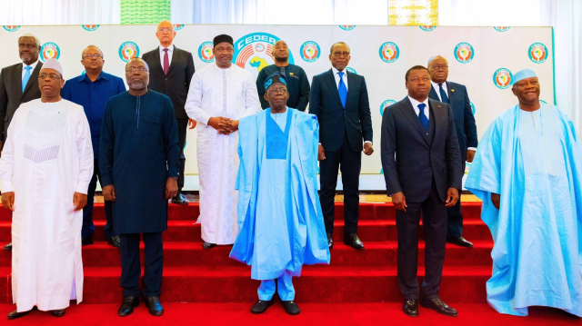 Les Chefs d'Etas membres de la Commmunauté des Etats de l'Afrique de l'Ouest (CEDEAO).