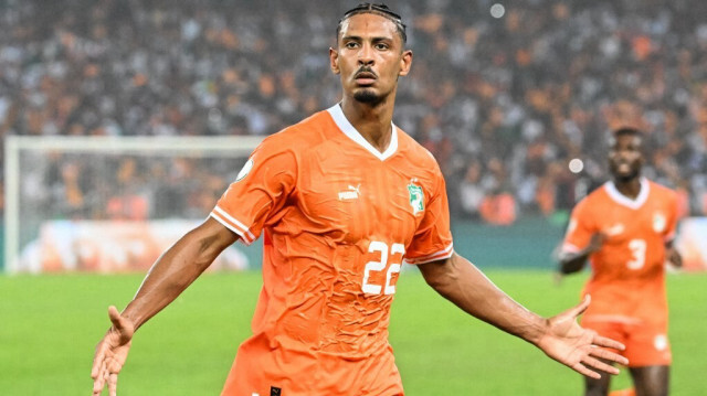 L'attaquant de la Côte d'Ivoire, Sebastien Haller, après avoir marqué le seul et unique but de son équipe lors du match de football de demi-finale de la CAN 2024 entre la Côte d'Ivoire et la République démocratique du Congo, au Stade olympique Alassane Ouattara à Ebimpé, Abidjan, le 7 février 2024.