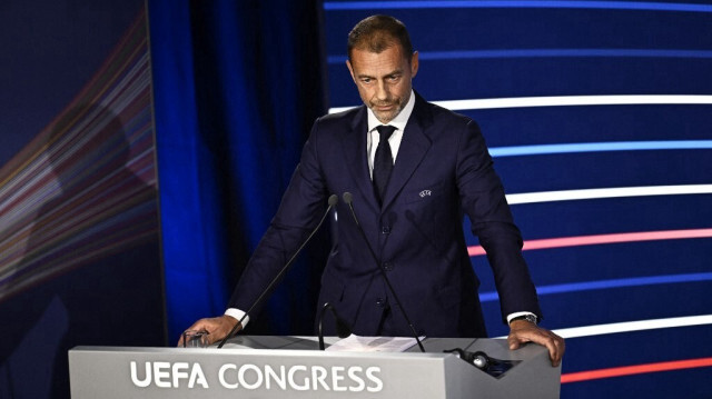 Le président de l'UEFA, Aleksander Čeferin, prononce un discours lors du 48e Congrès ordinaire de l'UEFA, qui s'est tenu à la Maison de la Mutualité à Paris le 8 février 2024.