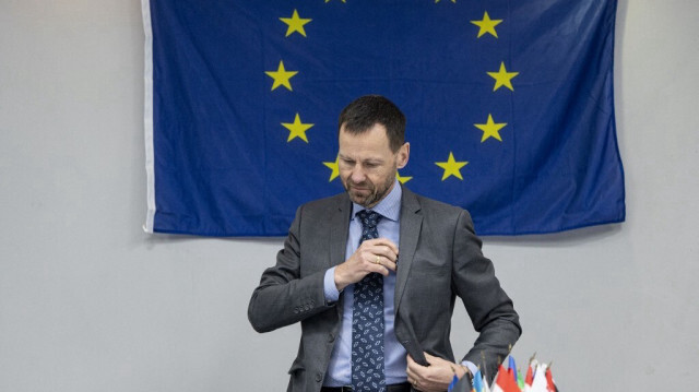 Tomas Niklasson arrive pour assister à une conférence de presse au complexe de l'Union européenne à Kaboul le 8 février 2024.