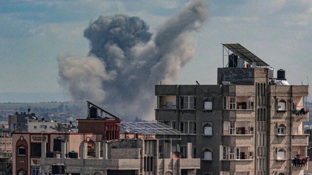Des fumées s'élèvent après un bombardement israélien sur Khan Yunis, vu depuis Rafah, dans le sud de la bande de Gaza, le 9 mars 2024.