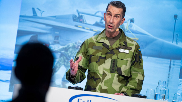 Le commandant en chef suédois Micael Bydén s'exprimant lors du programme de la conférence sur la société et la défense à Salen, le 8 janvier 2024.