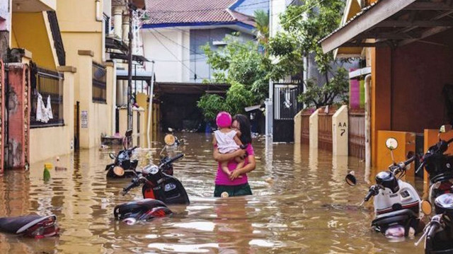 Les inondations suivies de glissements de terrain qui ont frappé la grande île de Sumatra en Indonésie ont fait 26 morts et au moins 11 disparus, le 11 mars 2024.