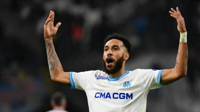 L'attaquant de l'OM, Pierre-Emerick Aubameyang, célèbre son deuxième but lors du match de championnat entre l'Olympique de Marseille et le FC Nantes, au Stade Vélodrome de Marseille, dans le sud de la France, le 10 mars 2024.