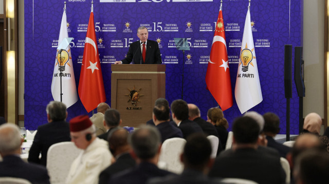 Cumhurbaşkanı Recep Tayyip Erdoğan, AK Parti Genel Merkezi'nde büyükelçilerle iftar programında bir araya geldi.

