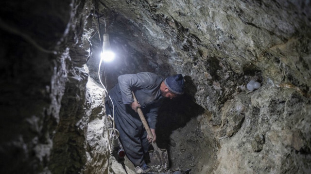 Un tunnel d'une mine d'or dans les montagnes du district de Yaftal Sufla dans la province de Badakhshan, en Afghanistan.