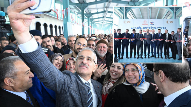 Bakan Uraloğlu, Akdağmadeni İstasyonu'nda düzenlenen açılış törenine katıldı. 