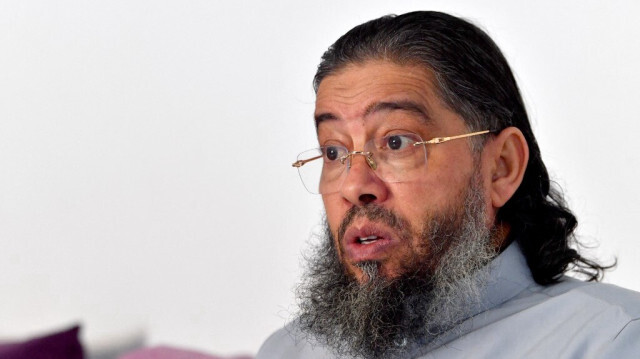 L'imam tunisien Mahjoub Mahjoubi, le 23 février 2024, un jour après avoir été expulsé de France, à Soliman, Tunisie.