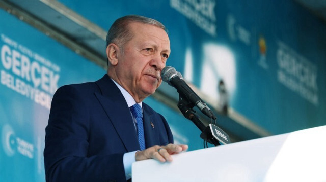 Le Président turc, Recep Tayyip Erdogan, lors d'un rassemblement électoral de son parti à Sirnak, en Turkiye, le 13 mars 2024.