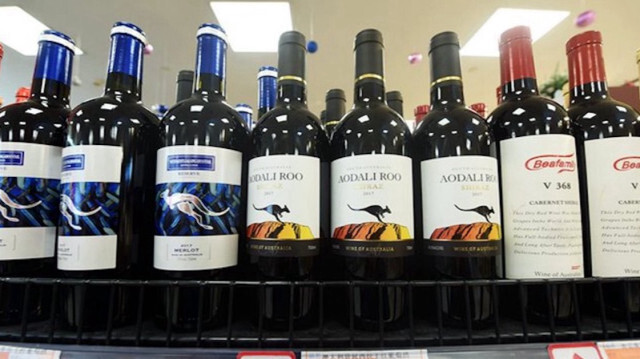 Treasury Wine Estates, l'un des principaux exportateurs de vin australiens, a déclaré dans un dépôt en bourse qu'il avait été informé que les autorités chinoises ont publié un projet de détermination qui propose la suppression des droits de douane actuels imposés sur le vin Australien.
