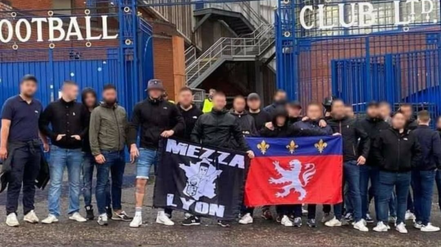 Des membres du groupuscule d'extrême-droite "Mezza Lyon", à Glasgow, en Ecosse, le 16 septembre 2021.