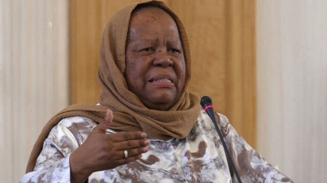 La ministre sud-africaine des Affaires étrangères, Naledi Pandor, s'exprime lors d'une conférence de presse avec son homologue iranien à Téhéran, le 22 octobre 2023. 