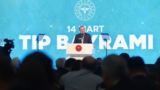 Cumhurbaşkanı Recep Tayyip Erdoğan, 14 Mart Tıp Bayramı dolayısıyla Haliç Kongre Merkezi'nde düzenlenen iftar programına katıldı. Cumhurbaşkanı Erdoğan, programda konuşma yaptı.

