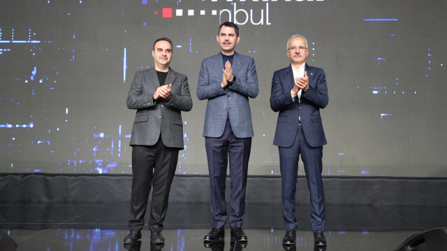 Sanayi ve Teknoloji Bakanı Mehmet Fatih Kacır, Cumhur İttifakı İstanbul Adayı Murat Kurum ve Ulaştırma ve Altyapı Bakanı Abdulkadir Uraloğlu.



