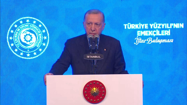 Cumhurbaşkanı Recep Tayyip Erdoğan, Çalışma ve Sosyal Güvenlik Bakanlığı'nın Haliç Kongre Merkezinde düzenlendiği Türkiye Yüzyılı'nın Emekçileri İftar Programı'nda konuştu.