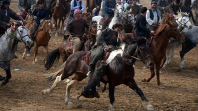 Buzkashi à Mazar-i-Sharif. Joué pendant des siècles dans les steppes du nord de l'Afghanistan, le sport national au cœur de l'identité afghane a évolué d'un passe-temps rude et rural à un phénomène professionnalisé plein d'argent.