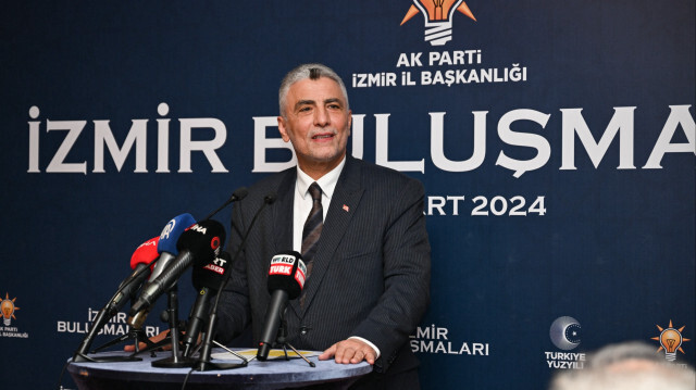 Ticaret Bakanı Ömer Bolat, AK Parti İzmir İl Başkanlığınca bir otelde düzenlenen ''İzmir Buluşmaları'' iftarına katıldı. Bakan Bolat, programda konuşma yaptı.

