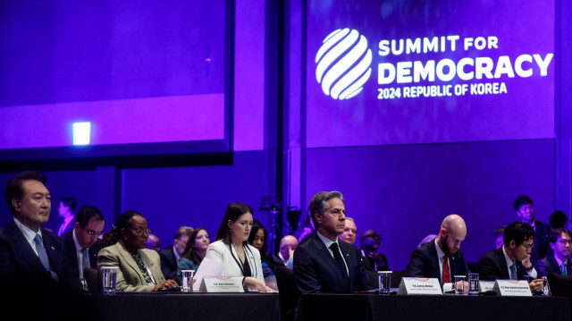 Госсекретарь США Энтони Блинкен присутствует на Третьем саммите за демократию в Сеуле 18 марта 2024 года.
