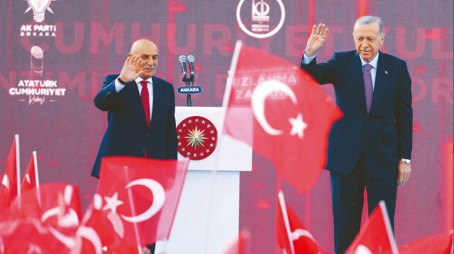 Ankara Büyükşehir Belediye Başkan Adayı Turgut Altınok, Cumhurbaşkanı Recep Tayyip Erdoğan.