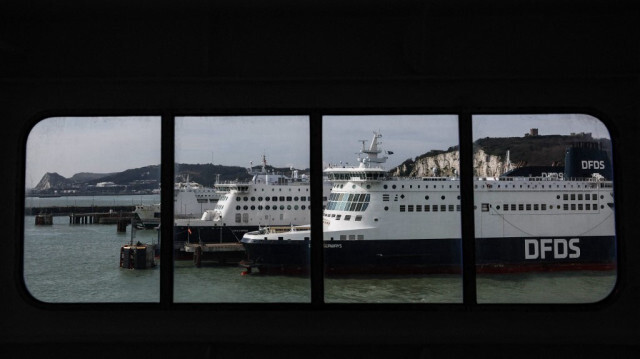 Le navire ferry hybride P&O Liberté amarré au port de Douvres, dans le sud de l'Angleterre,  le 14 mars 2024.