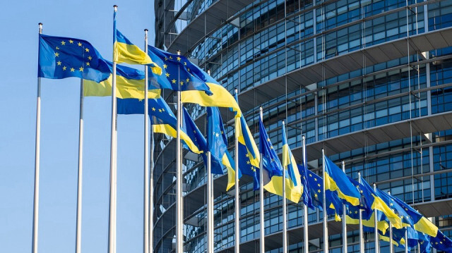 L'accord doit être entériné formellement par les Vingt-Sept comme par les eurodéputés, lors de leur séance plénière de fin avril. Il entrera en vigueur le 6 juin, après l'expiration de l'exemption de droits de douane actuellement en vigueur.