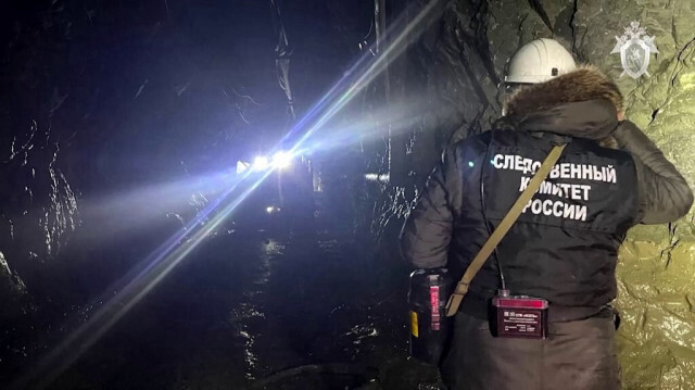 Les secouristes luttent pour libérer 13 personnes piégées dans la mine d'or de Pioneer , dans la région de l'Amour situé dans l'est de la Russie, le 19 mars 2024.