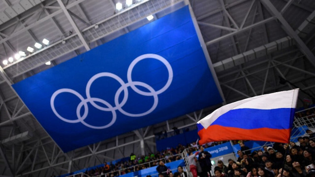 Le drapeau russe et le logo olympique, lors des Jeux olympiques d'hiver de Pyeongchang, en 2018.