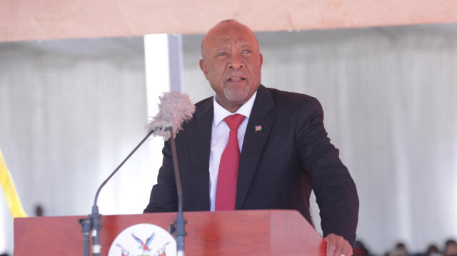 Le Président de la République de Namibie, Nangolo Mbumba, prononce un discours lors du 34e anniversaire du Jour de l'Indépendance à Windhoek, la capitale du pays.