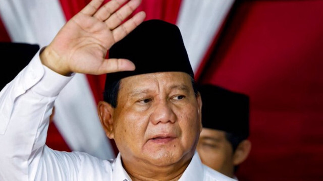 L'ancien commandant des forces spéciales et actuel ministre de la Défense, Prabowo Subianto, a remporté la compétition du 14 février avec près de 60 % des voix, une victoire retentissante sur les rivaux Anies Baswedan et Ganjar Pranowo.