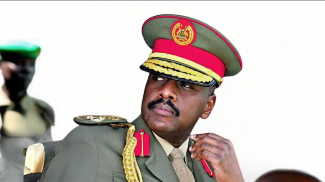 Le président de l'Ouganda, Yoweri Museveni, nomme son fils le Général Muhoozi Kainerugaba ministre de la défense.
