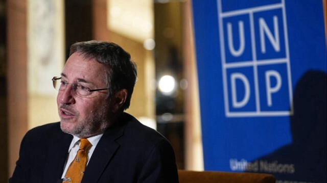 Le directeur du Programme des Nations Unies pour le Développement (PNUD), Achim Steiner, s'exprime lors d'une interview exclusive à Istanbul en Turkiye, le 21 mars 2024.