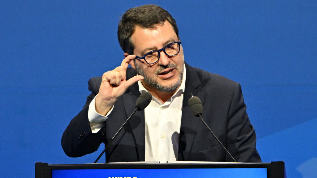 Le vice-Premier ministre italien et chef du parti d'extrême droite italien "Lega", Matteo Salvini, s'adressant à un rassemblement d'Identité et Démocratie (ID), un groupe de droite à l'extrême droite au Parlement européen, organisé par Lega à Rome, le 23 mars 2024. Le leader de la "Lega", Matteo Salvini, a l'intention de se concentrer sur les thèmes de la campagne européenne, en commençant par s'opposer aux "folies des extrémistes verts qui mettent à genoux les entreprises, les travailleurs et les familles" et aux "choix européens qui ouvrent la porte à l'immigration illégale".
