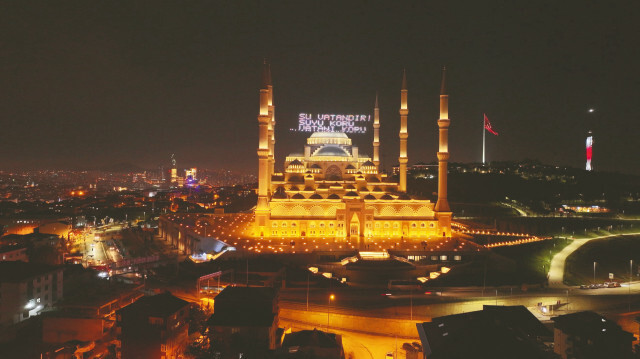 Büyük Çamlıca Camisi.