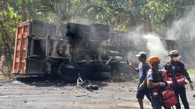 Au moins 13 personnes ont été tuées dans le sud des Philippines le 25 mars 2024 à la suite d'une collision entre un camion à benne chargé de sable et une camionnette de passagers, ont déclaré les autorités locales.