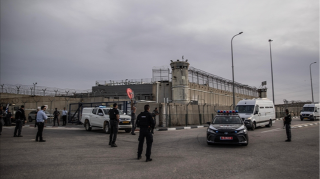 Selon la Commission des affaires des prisonniers et ex-prisonniers et le Club des prisonniers palestiniens, 200 enfants palestiniens sont toujours détenus dans les prisons israéliennes.