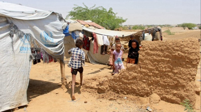Deux enfants sur cinq, soit 4,5 millions d'enfants, ne vont pas à l'école au Yémen.