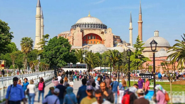 İstanbul'a turist akını: İki ayda iki milyon 457 bin ziyaretçi geldi