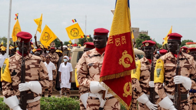 Des soldats de l'armée tchadienne participent à un défilé militaire pour célébrer le 61e anniversaire de l'indépendance du pays, à Ndjamena, le 11 août 2021. 