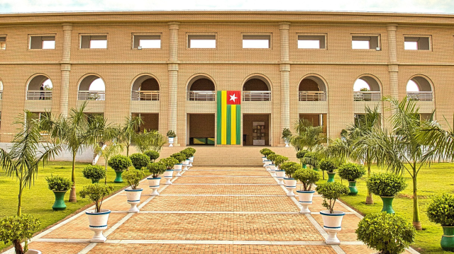 L'Assemblée nationale du Togo a adopté une nouvelle Constitution le 25 mars 2024.
