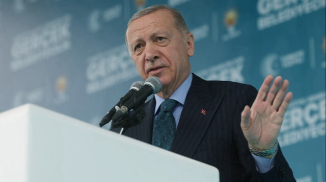 Le Président turc, Recep Tayyip Erdogan, prononce un discours lors du rassemblement électoral de son parti (AK parti) à Bursa en Turkiye, le 28 mars 2024.