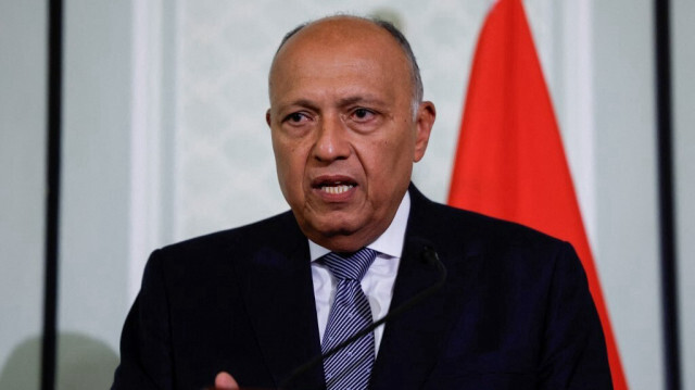 Le ministre égyptien des Affaires étrangères, Sameh Shoukry, s'exprime lors d'une conférence de presse conjointe avec le secrétaire d'État américain Antony Blinken (sans photo) à la suite d'une réunion entre le haut diplomate américain et des émissaires arabes, au Caire, le 21 mars 2024. 