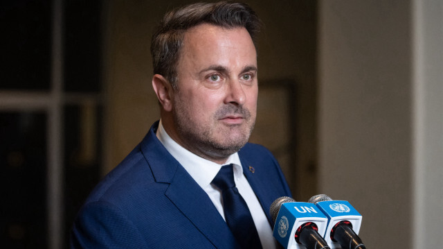 Le vice-premier ministre et ministre des affaires étrangères du Luxembourg, Xavier Bettel, s'adressant aux membres de la presse, le 23 février 2024.