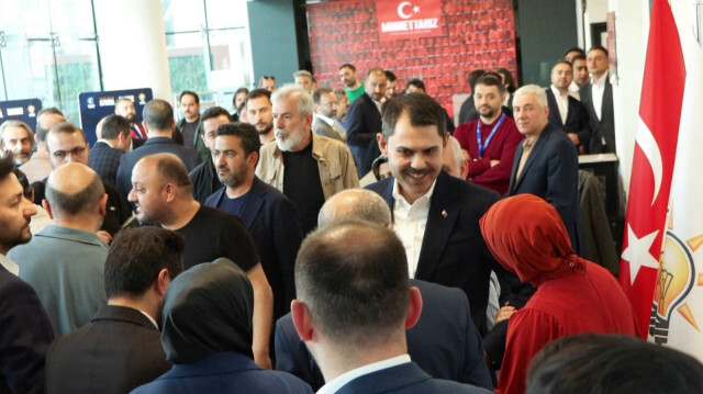 Murat Kurum seçim sonuçlarının takibi için AK Parti İstanbul İl Başkanlığı'na giriş yaptı