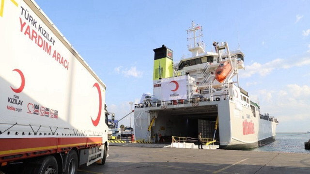 Fatma Meric Yilmaz, présidente du Croissant-Rouge turc a annoncé qu'un navire chargé d'aide humanitaire quittera Mersin en Turkiye à destination de l'Égypte, le 03 mars 2024.