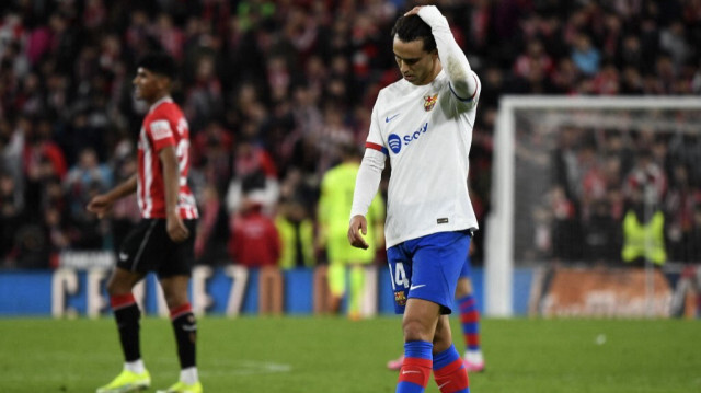 L'attaquant portugais du FC Barcelone, Joao Felix, réagit à la fin du match de football de la ligue espagnole entre l'Athletic Club Bilbao et le FC Barcelone, au stade San Mamés à Bilbao le 3 mars 2024.