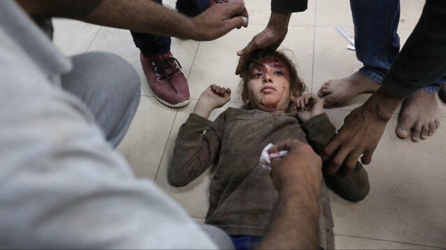 <p>İsrail ordusunun Gazze'nin orta kesiminde yer alan Deir Al Balah kentinde Selman ailesine ait bir eve düzenlediği saldırı sonucu ölü ve yaralıların olduğu bildirildi. </p>